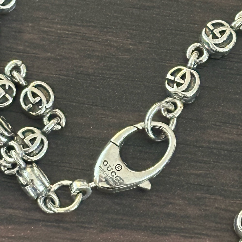 Gucci
GG Marmont key pendant necklace - Picture 3 of 7